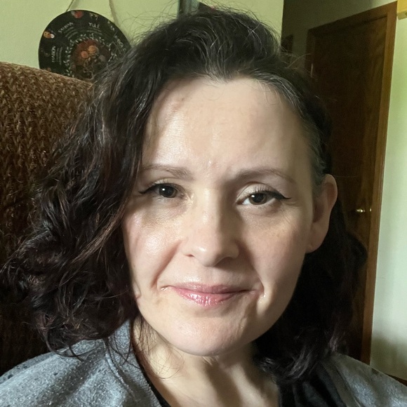 Meet your Posher, Jessica - Picture 2 of 2